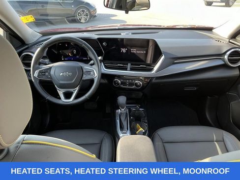 Used 2024 Chevrolet Trax ACTIV w/ Sunroof Package image 18