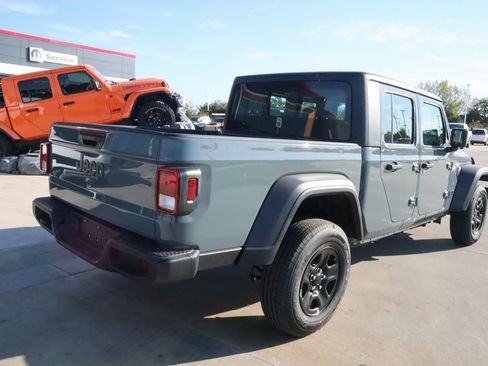 New 2025 Jeep Gladiator Sport image 19