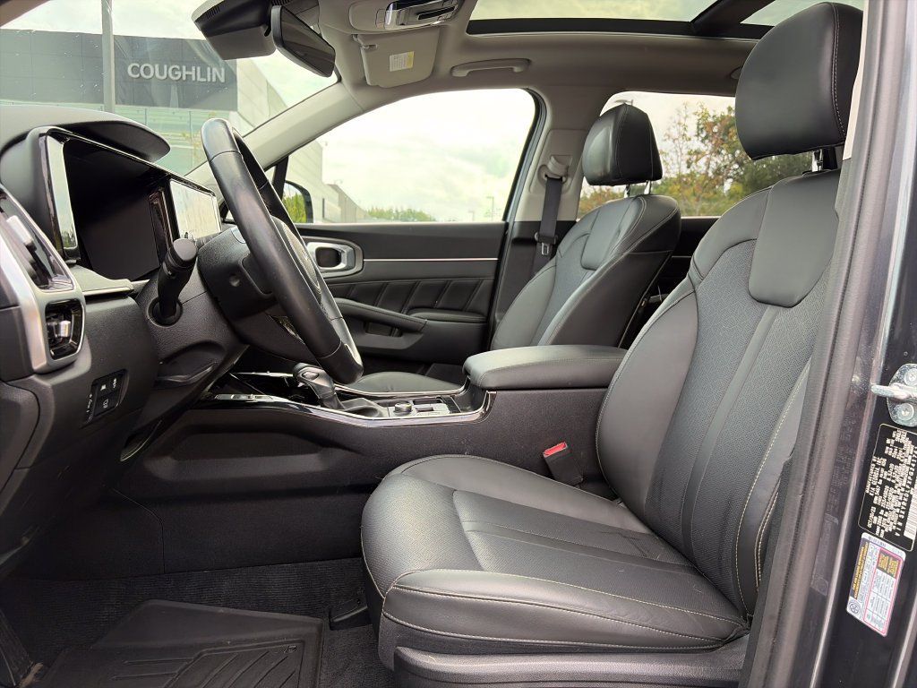 Used 2023 Kia Sorento SX AWD/4WD image 19