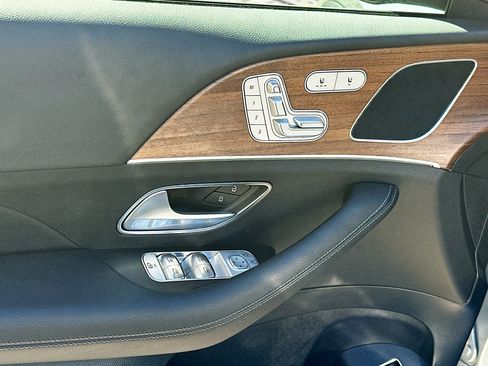 Used 2025 Mercedes-Benz GLE 450 GLE 450 w/ Winter Package image 18
