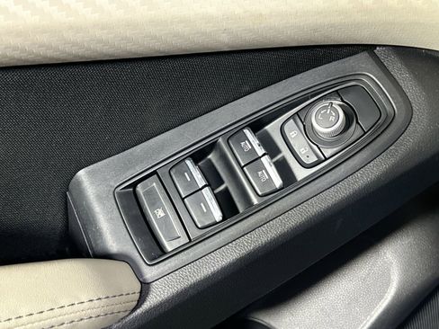 Used 2022 Subaru Ascent Premium w/ Convenience Package image 16