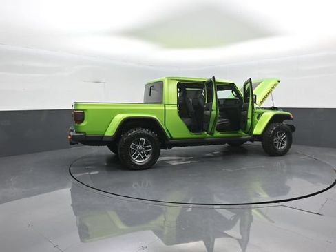 Used 2025 Jeep Gladiator Mojave w/ Convenience Group AWD/4WD image 36