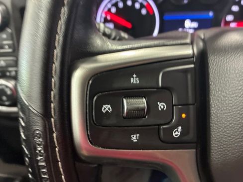Used 2021 Chevrolet Silverado 1500 LT w/ Z71 Off-Road Package AWD/4WD image 18
