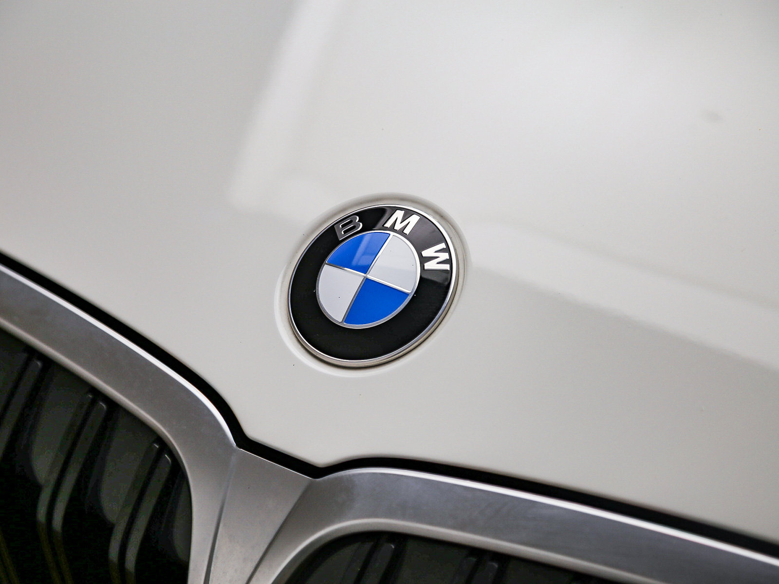 Certified 2023 BMW 330i Sedan w/ Driving Assistance Package RWD image 9