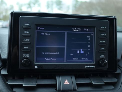 Used 2021 Toyota RAV4 LE image 7