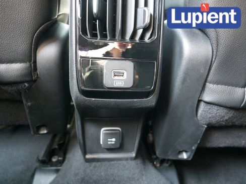 Used 2022 Jeep Compass Limited image 18