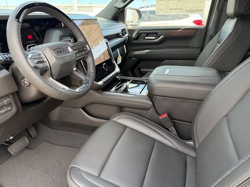 New 2026 GMC Yukon Denali w/ Denali Reserve Package AWD/4WD image 16
