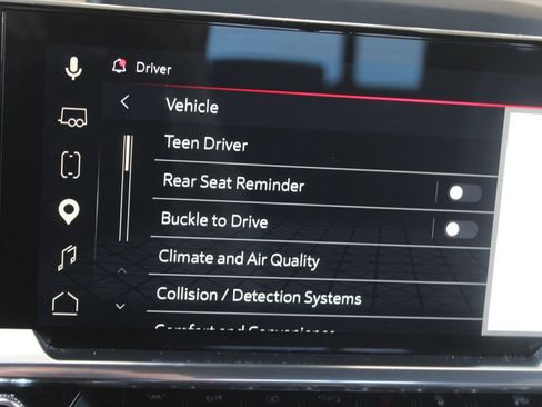 Used 2024 GMC Sierra 1500 SLT w/ SLT Premium Plus Package AWD/4WD image 39