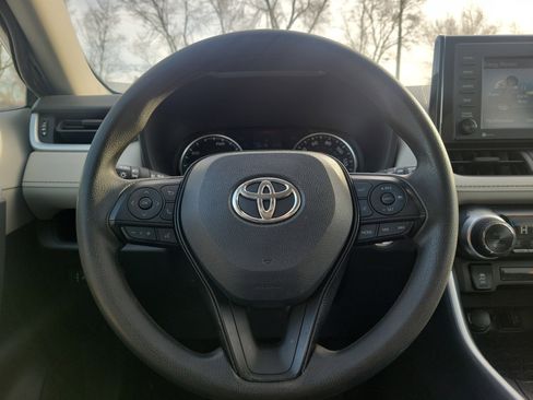 Used 2021 Toyota RAV4 XLE image 19