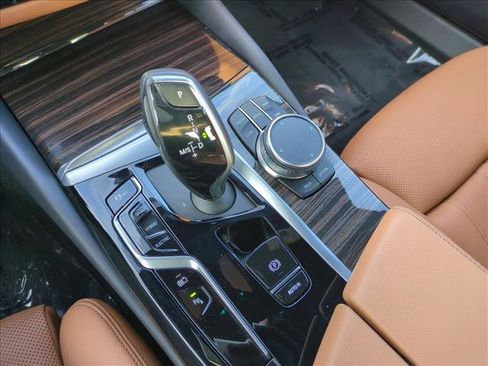 Used 2023 BMW 530e w/ Premium Package RWD image 12