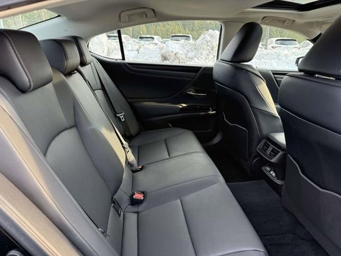 Used 2024 Lexus ES 250 w/ Premium Package image 16