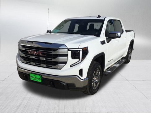 Used 2024 GMC Sierra 1500 SLE image 2