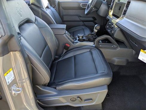 New 2025 Ford Bronco Outer Banks w/ Sasquatch Package image 13