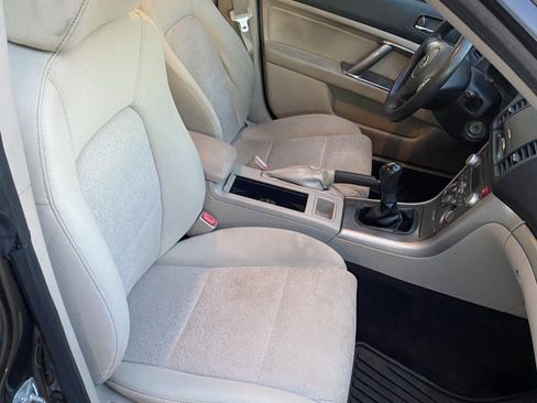 Used 2009 Subaru Outback 2.5i image 10