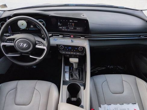 Used 2021 Hyundai Elantra Limited FWD image 13