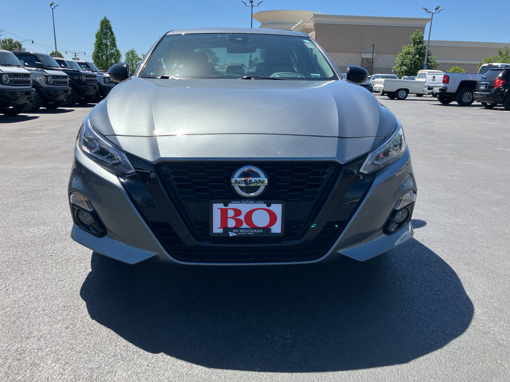 Used 2022 Nissan Altima 2.5 SR w/ Midnight Edition Package AWD/4WD image 2