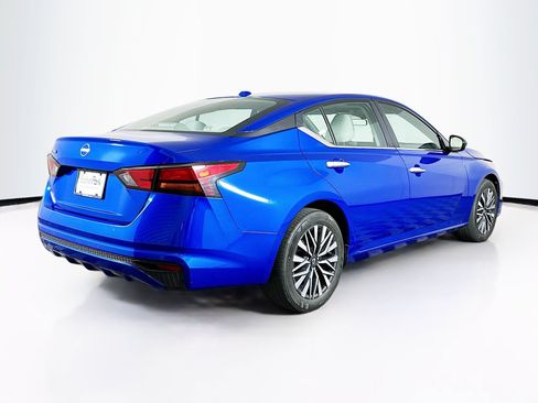 Used 2025 Nissan Altima 2.5 SV FWD image 9