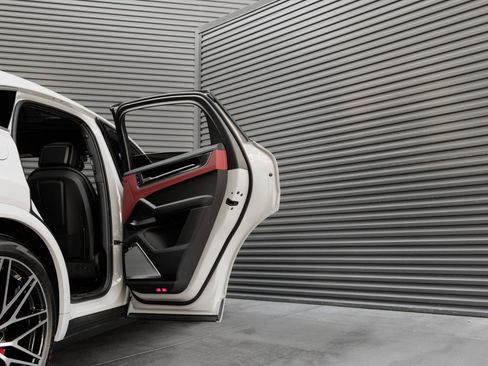 New 2025 Porsche Cayenne Turbo image 36