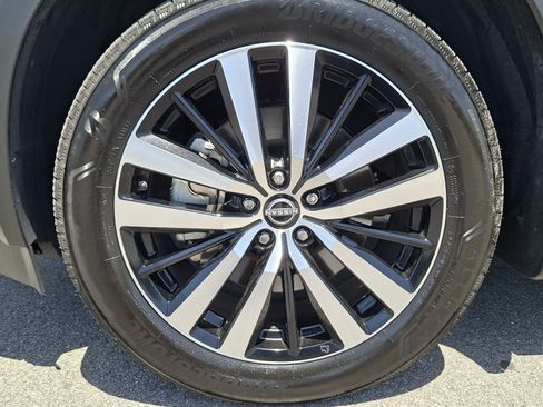 Certified 2025 Nissan Pathfinder Platinum AWD/4WD image 26