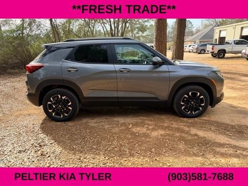 Used 2021 Chevrolet TrailBlazer LT image 12