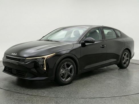 Used 2025 Kia K4 FWD image 3