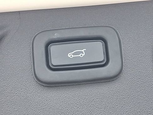 Used 2020 Land Rover Discovery Sport SE AWD/4WD image 30