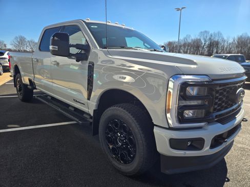 New 2026 Ford F250 Lariat w/ Black Appearance Package AWD/4WD image 3