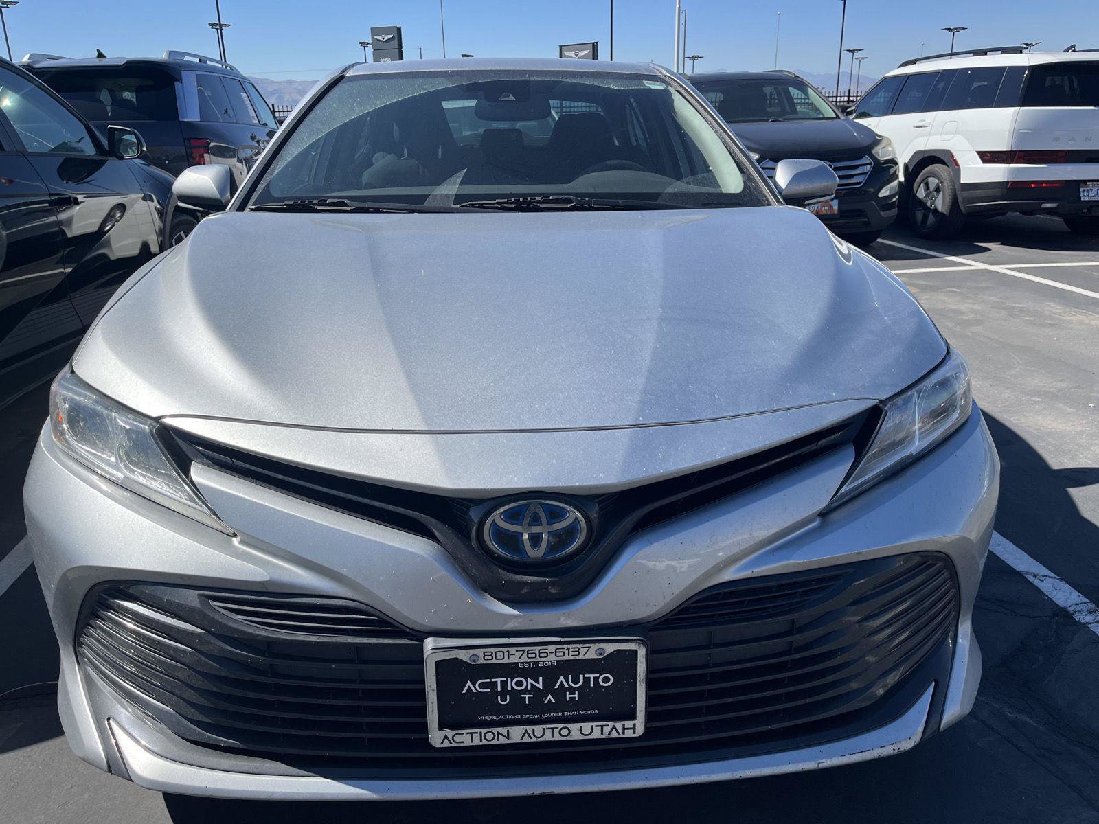 Used 2020 Toyota Camry LE FWD image 2