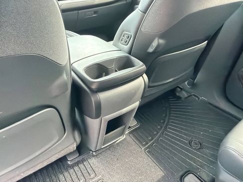 Used 2024 Kia EV9 Light Long Range RWD image 19