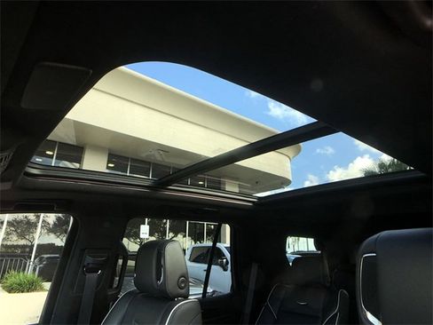 Certified 2022 Cadillac Escalade Premium Luxury w/ Performance Package image 29