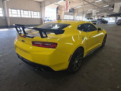 Certified 2017 Chevrolet Camaro SS RWD image 3