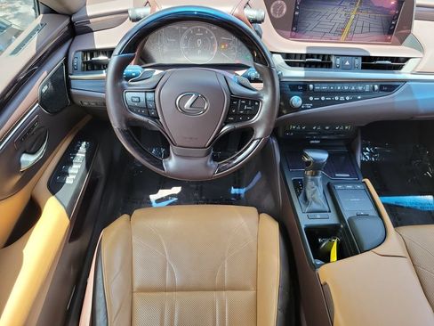 Used 2021 Lexus ES 350 Ultra Luxury FWD image 22