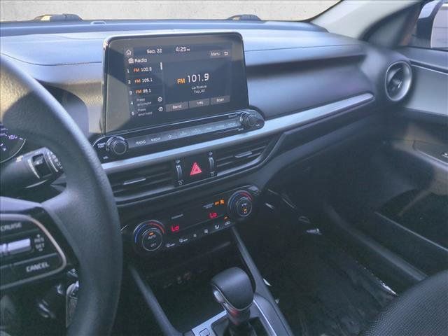 Used 2019 Kia Forte LXS FWD image 14