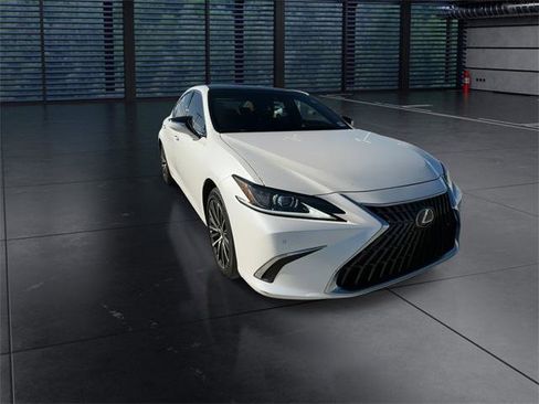 Certified 2024 Lexus ES 350 w/ Premium Package image 3