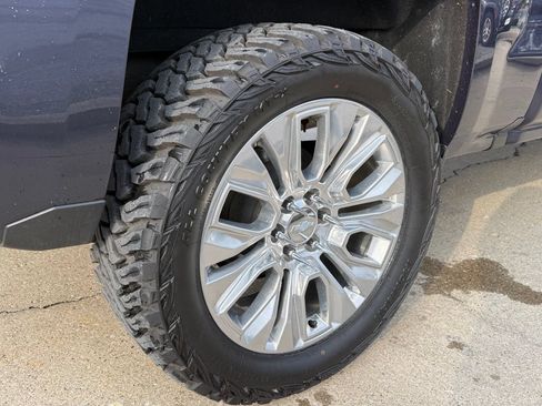 Used 2018 Chevrolet Silverado 1500 LTZ Z71 w/ Centennial Edition AWD/4WD image 11