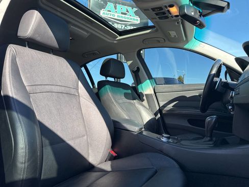 Used 2011 BMW 335i Sedan w/ Premium Pkg image 19