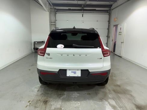Used 2021 Volvo XC40 T5 R-Design w/ Protection Package image 5