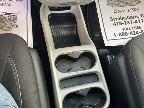 Used 2023 Chrysler Voyager LX image 16