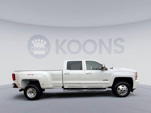 Used 2019 Chevrolet Silverado 3500 High Country w/ Duramax Plus Package image 8