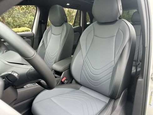 New 2026 Volkswagen Tiguan SE R-Line image 11