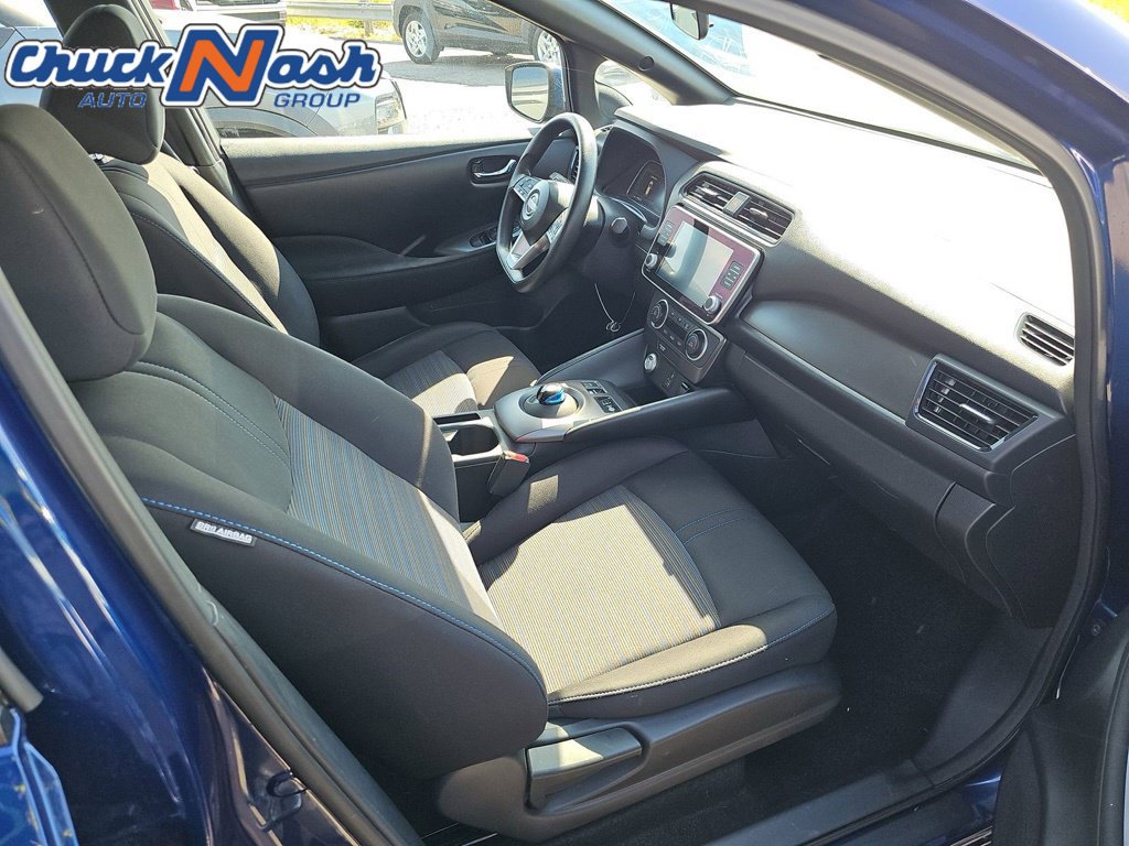 Used 2025 Nissan Leaf S FWD image 4