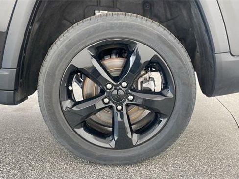 Used 2023 Jeep Grand Cherokee L Limited w/ Black Appearance Package image 48