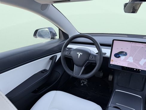 Used 2021 Tesla Model 3 Standard Range Plus image 50