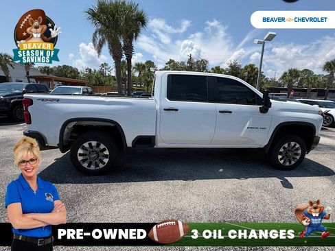 Used 2022 Chevrolet Silverado 2500 Custom w/ Custom Value Package AWD/4WD image 8