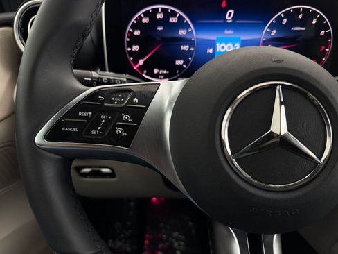 Used 2026 Mercedes-Benz GLC 300 image 14