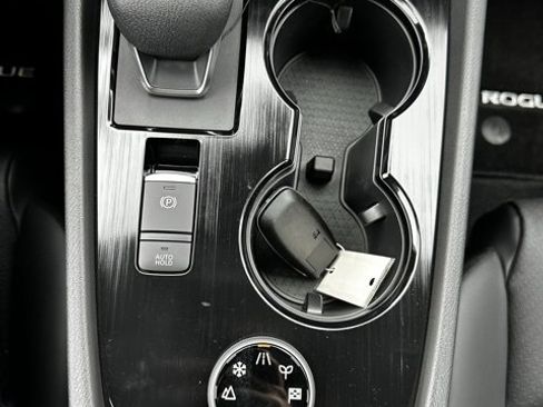 New 2026 Nissan Rogue SV w/ SV Premium Package image 24