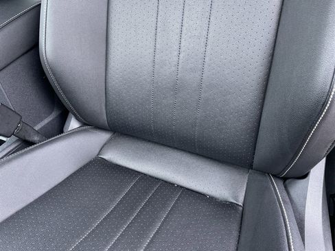 Used 2023 Volkswagen Tiguan SE R-Line image 20