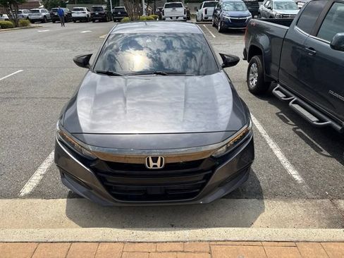 Used 2019 Honda Accord Sport image 2