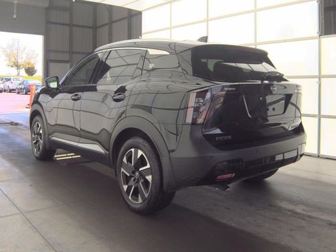 Used 2025 Nissan Kicks SR w/ Illumination Package AWD/4WD image 5