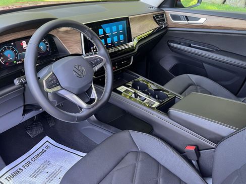 Used 2024 Volkswagen Atlas SE AWD/4WD image 5